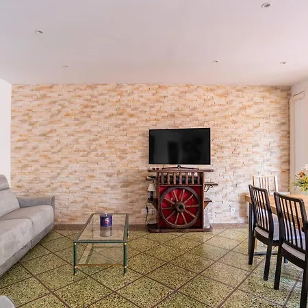 Spacious And Bright 85 M Near Downtown Hyères