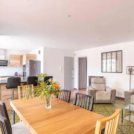 Spacious And Bright 85 M Near Downtown Apartament Hyères