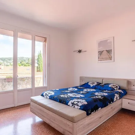 Spacious And Bright 85 M Near Downtown Apartament *