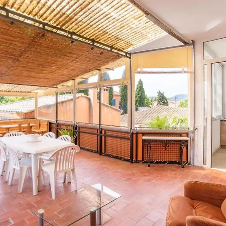 Spacious And Bright 85 M Near Downtown * Hyeres